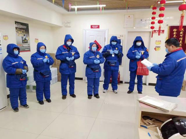 提升防護措施，全力堅守崗位-石化公司加油站早會(huì )宣傳疫情防控工作.jpg